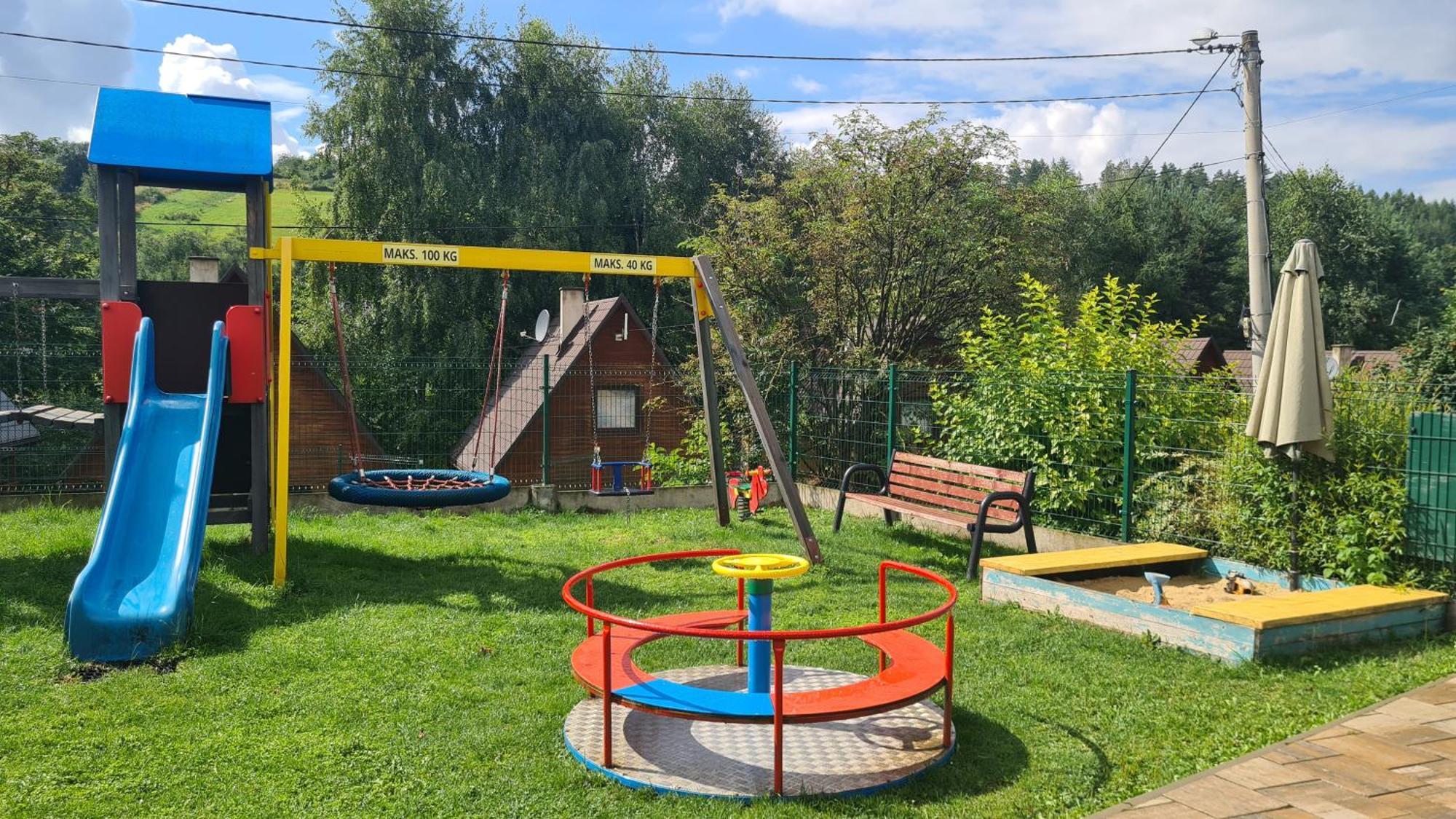 Matiaszowka: Heated Pools, Water Slide & Sports Facilities Polanczyk