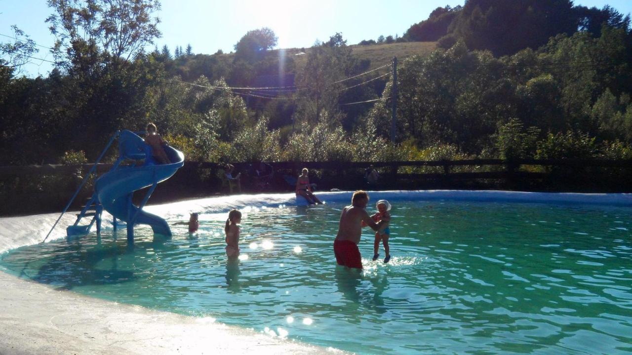 Matiaszowka: Heated Pools, Water Slide & Sports Facilities *
